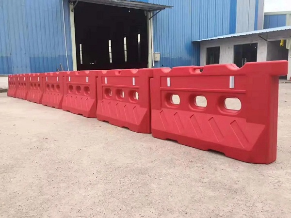 武漢水馬圍擋.jpg 武漢水馬圍擋.jpg